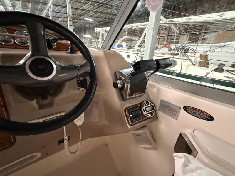 2001 Maxum 3300 SCR