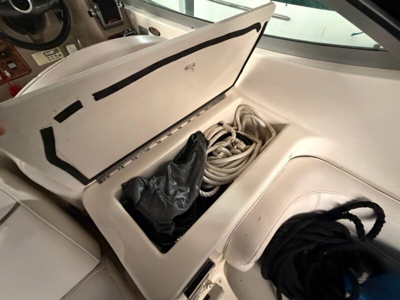 2001 Maxum 3300 SCR