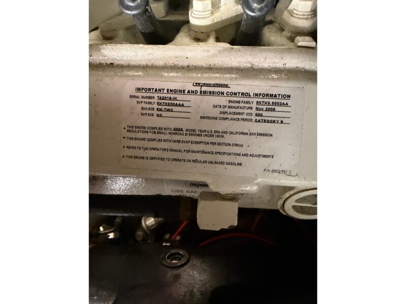 2001 Maxum 3300 SCR