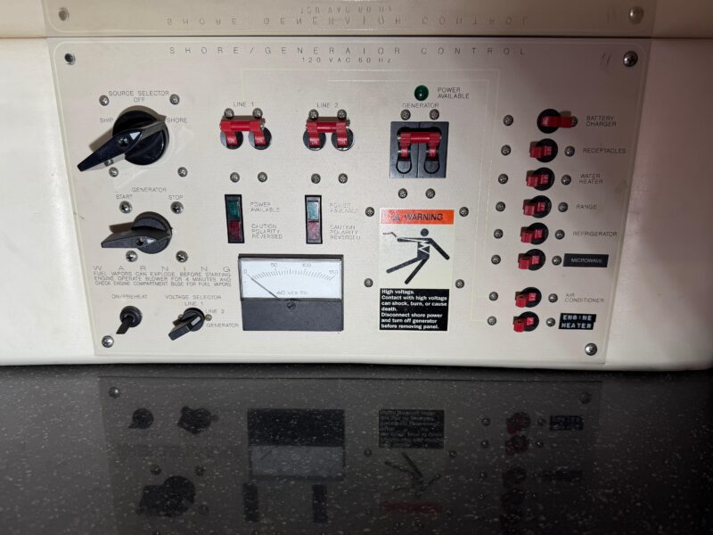 2001 Maxum 3300 SCR