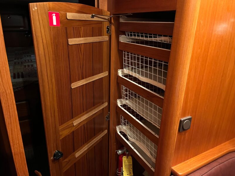 2003 Fantasi 44 Pilot House