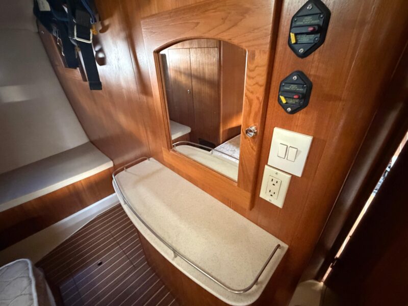2003 Hunter 44 Deck Salon