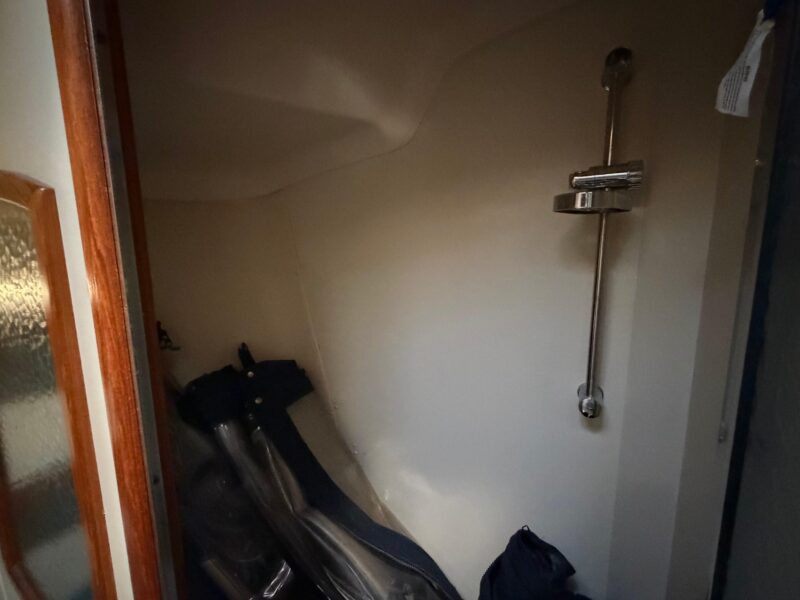 2003 Hunter 44 Deck Salon