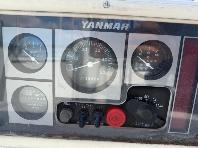 2003 Hunter 44 Deck Salon