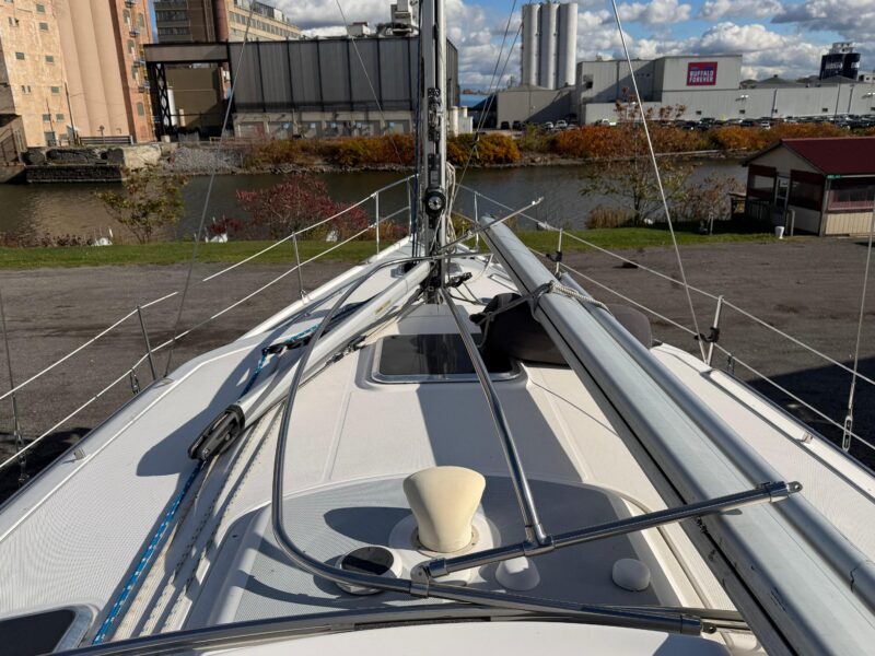 2003 Hunter 44 Deck Salon