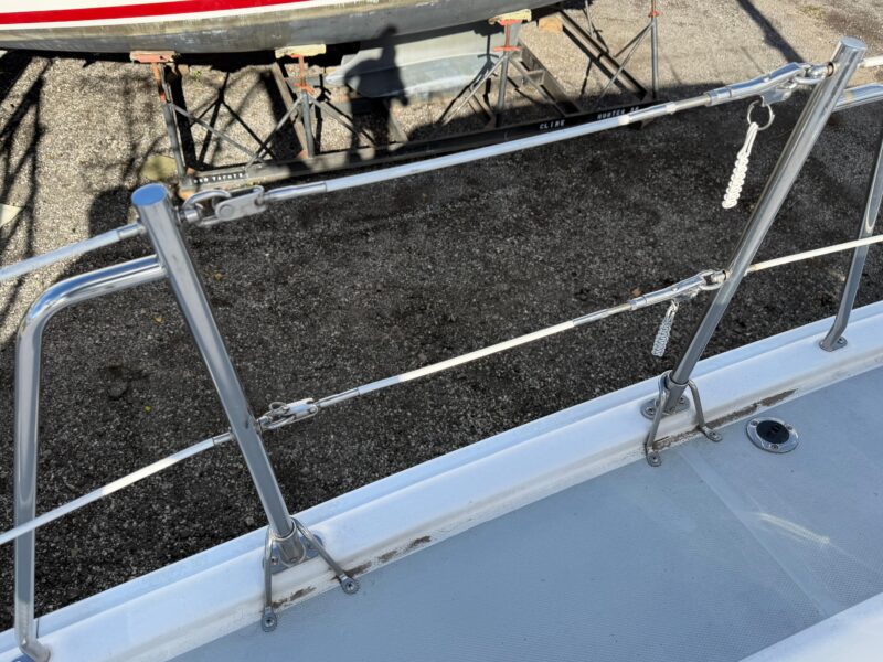 2003 Hunter 44 Deck Salon