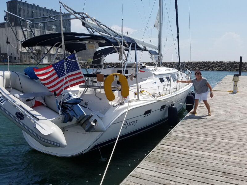 2003 Hunter 44 Deck Salon