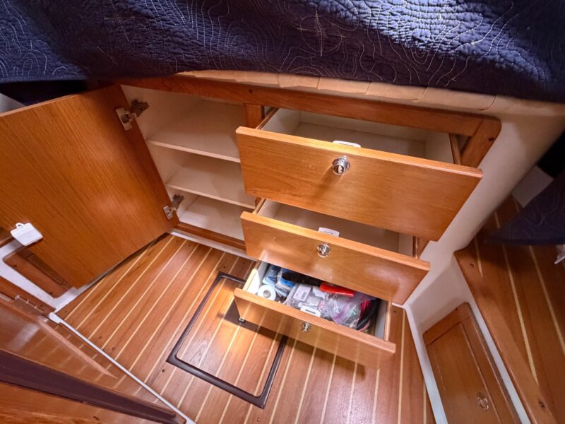 2004 Catalina 350