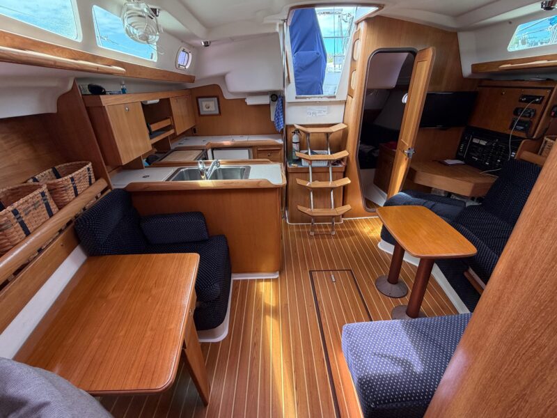 2004 Catalina 350