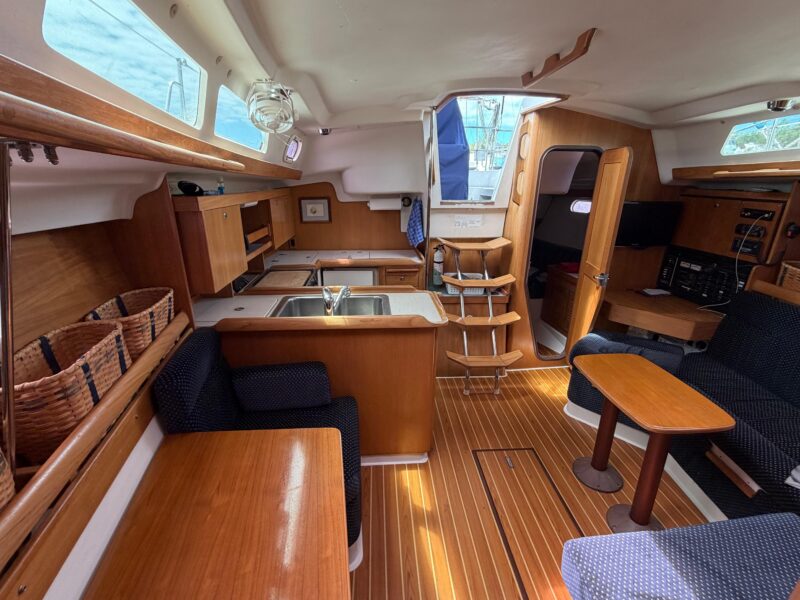 2004 Catalina 350