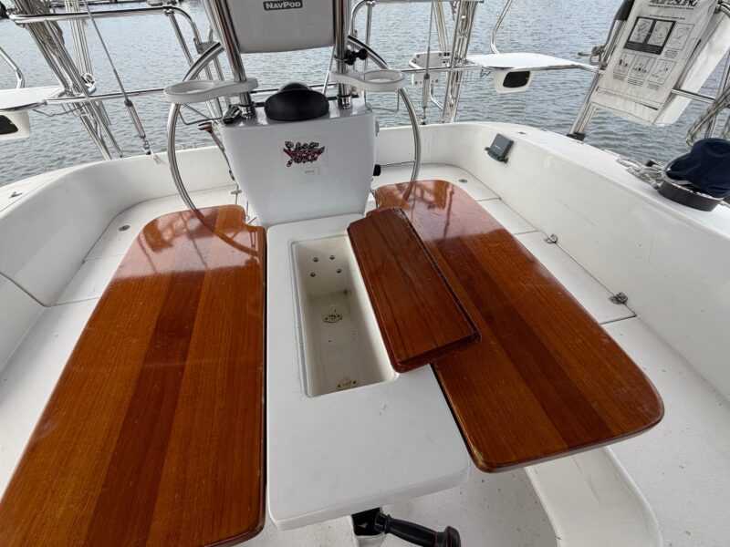 2004 Catalina 350
