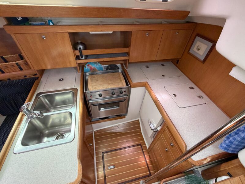 2004 Catalina 350