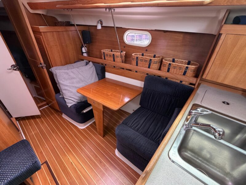 2004 Catalina 350