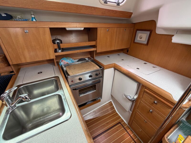 2004 Catalina 350