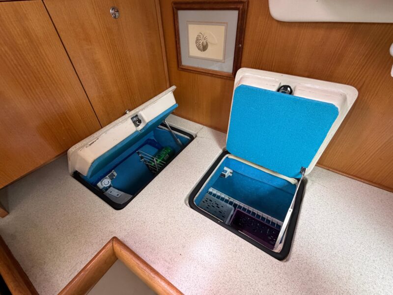 2004 Catalina 350