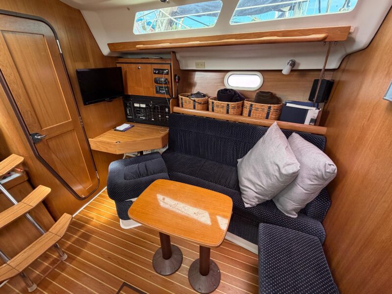 2004 Catalina 350