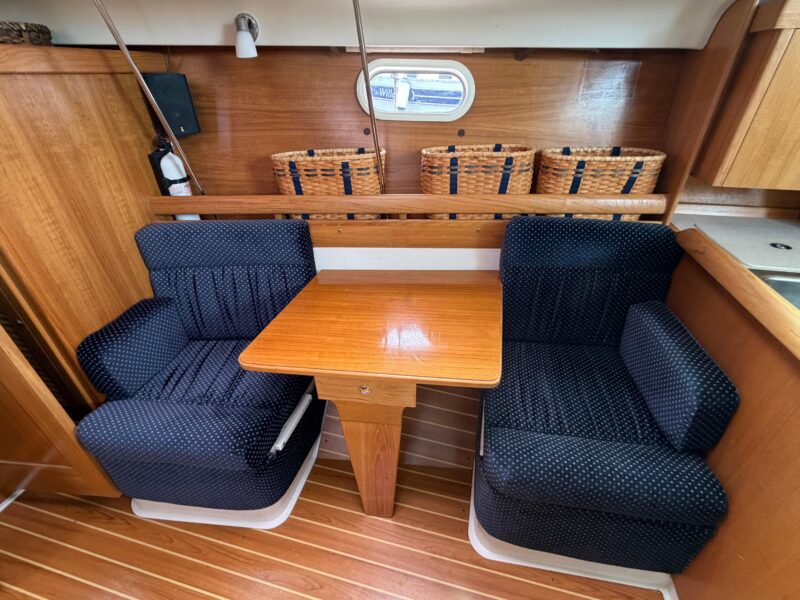 2004 Catalina 350