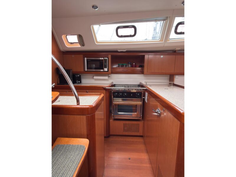2010 Beneteau Oceanis 46