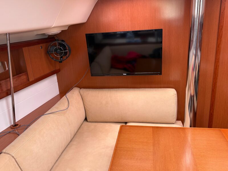 2010 Beneteau Oceanis 46
