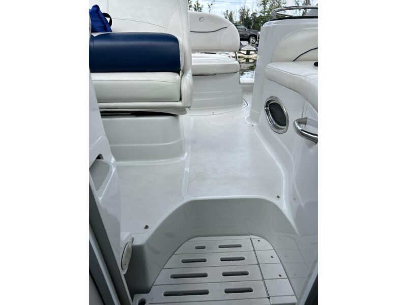 2010 Crownline 260 CR