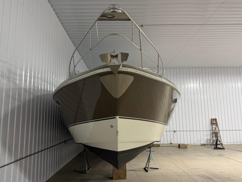 2014 Cruisers Yachts 350 Express