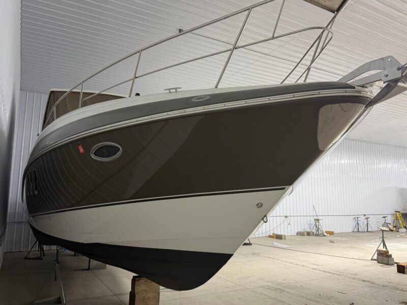 2014 Cruisers Yachts 350 Express