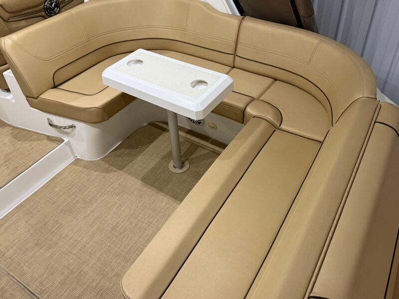 2014 Cruisers Yachts 350 Express