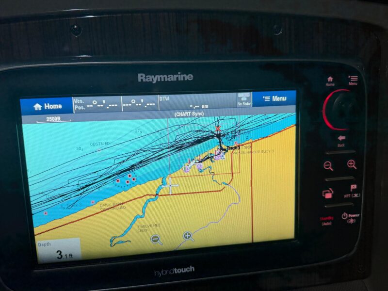 2014 Cruisers Yachts 350 Express
