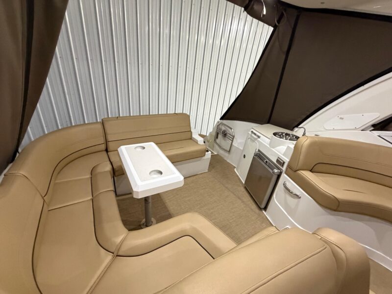 2014 Cruisers Yachts 350 Express