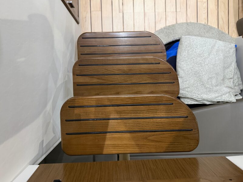 2014 Cruisers Yachts 350 Express