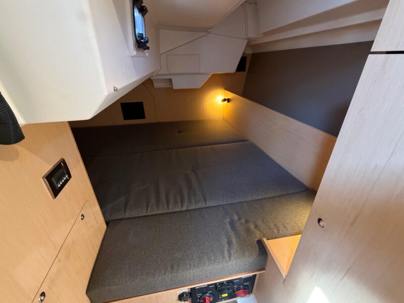 2017 Beneteau Oceanis 38