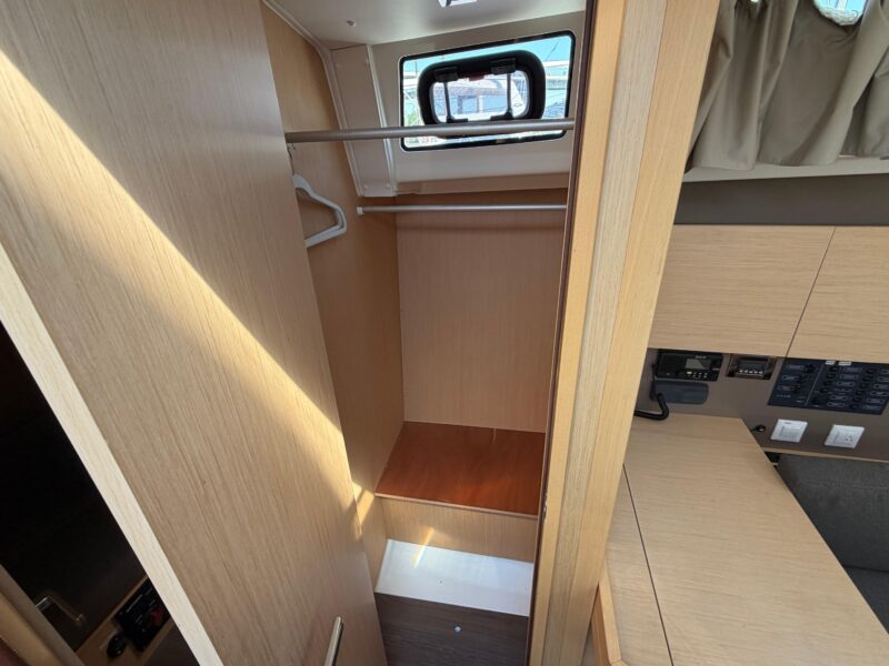 2017 Beneteau Oceanis 38