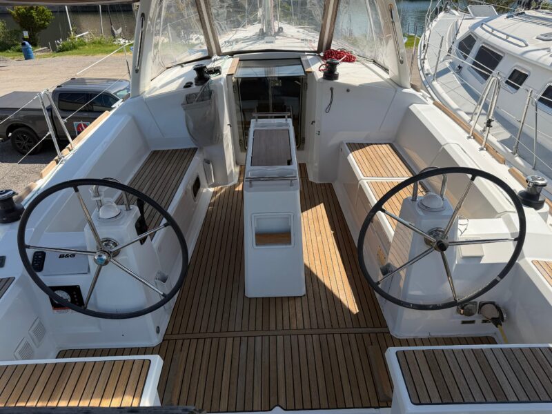 2017 Beneteau Oceanis 38