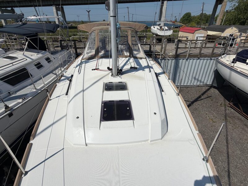 2017 Beneteau Oceanis 38