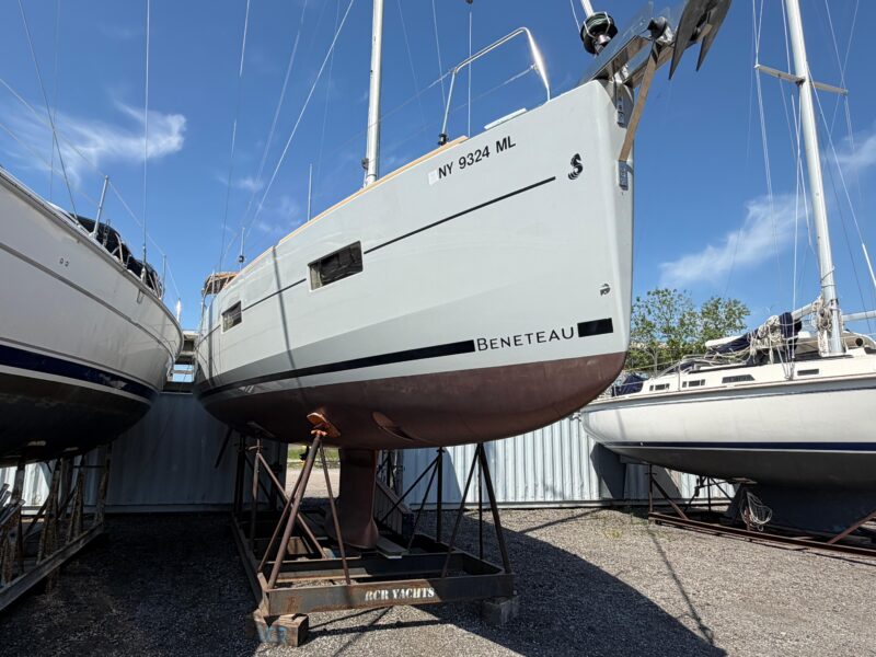 2017 Beneteau Oceanis 38