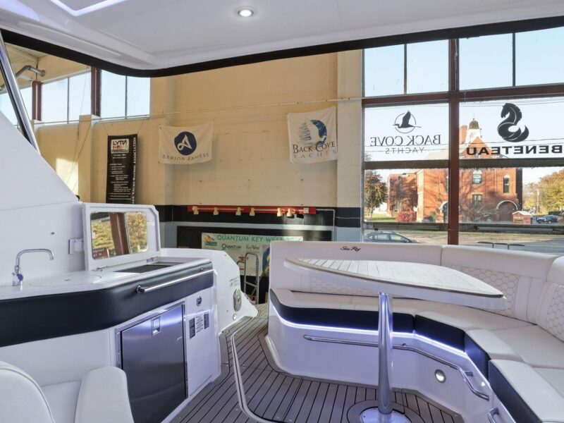 2019 Sea Ray Sundancer 320