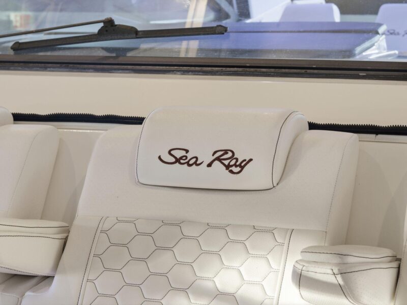 2019 Sea Ray Sundancer 320