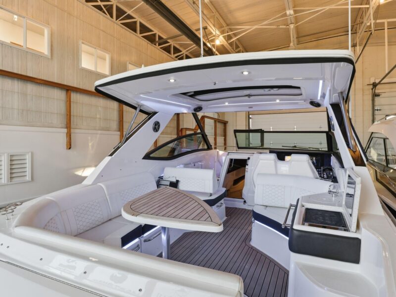 2019 Sea Ray Sundancer 320
