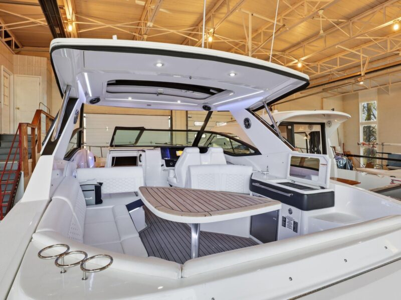 2019 Sea Ray Sundancer 320