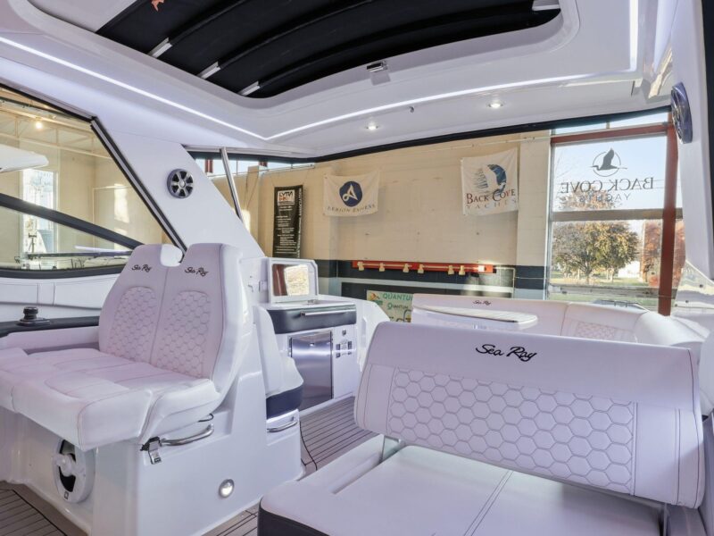 2019 Sea Ray Sundancer 320