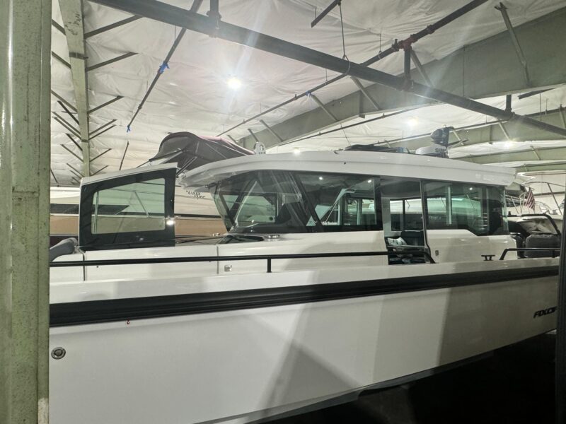 2020 Axopar 37 XC Cross Cabin