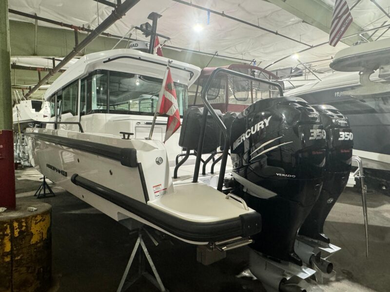 2020 Axopar 37 XC Cross Cabin