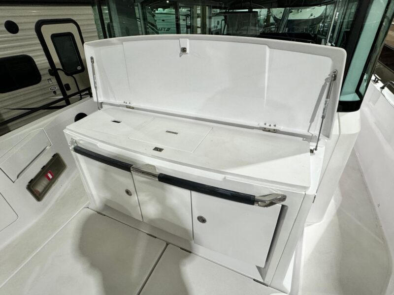 2020 Axopar 37 XC Cross Cabin