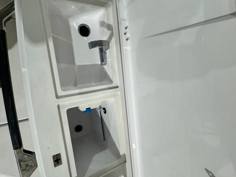 2020 Axopar 37 XC Cross Cabin