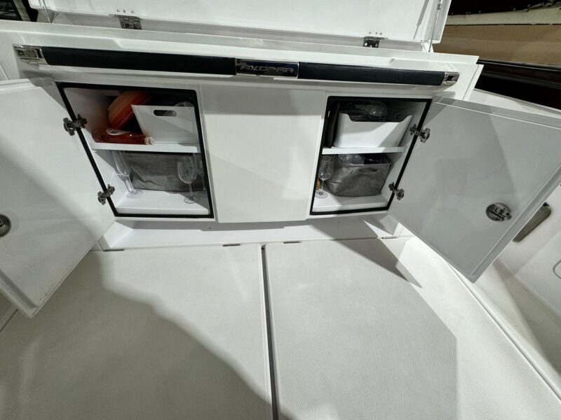 2020 Axopar 37 XC Cross Cabin