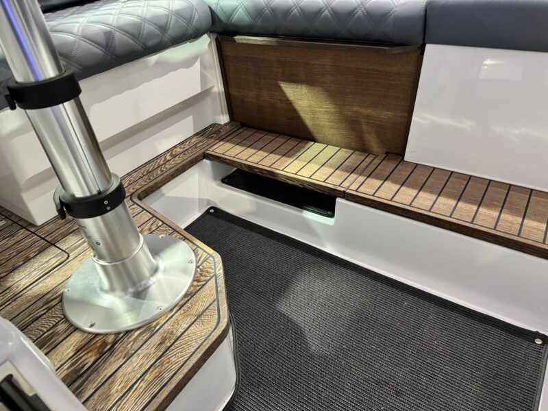 2020 Axopar 37 XC Cross Cabin