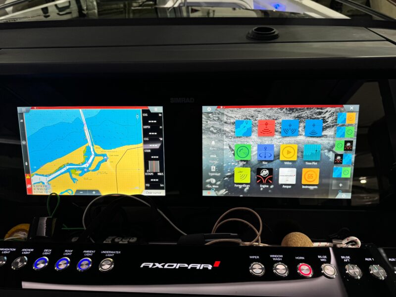 2020 Axopar 37 XC Cross Cabin