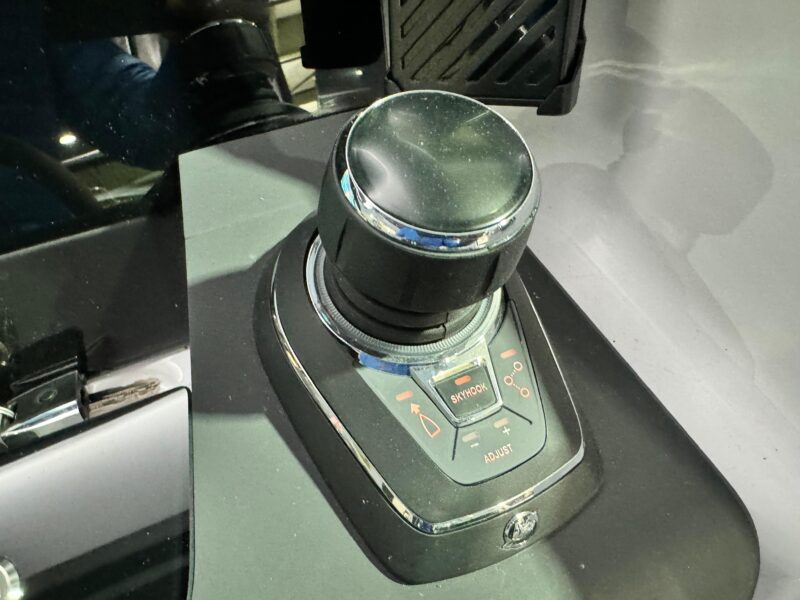 2020 Axopar 37 XC Cross Cabin