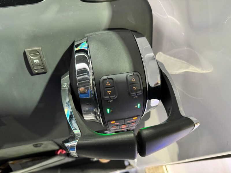 2020 Axopar 37 XC Cross Cabin