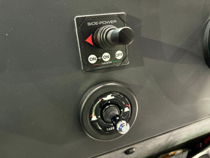 2020 Axopar 37 XC Cross Cabin